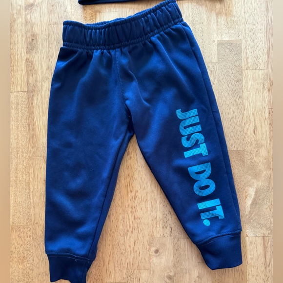 Nike track suit. - Picture 6 of 6